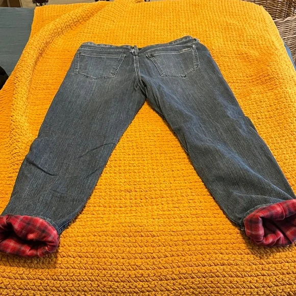Eddie Bauer Blue Jeans with Red Plaid Flannel Lining - Picture 4 of 6